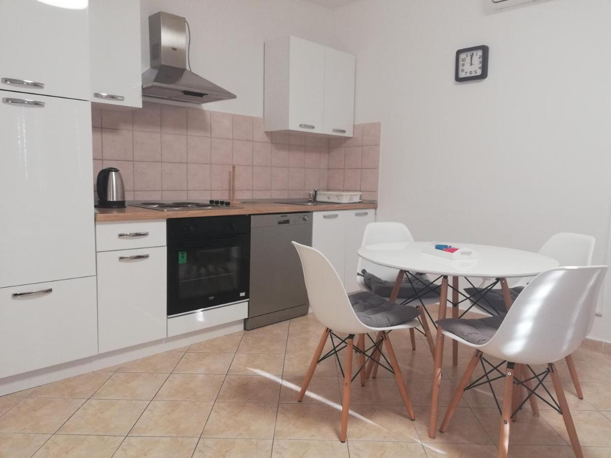Vito Apartment Pula Ngoại thất bức ảnh