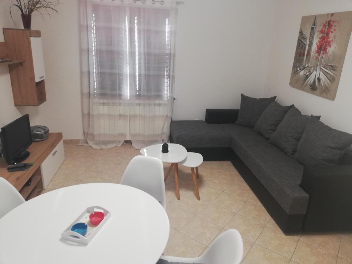 Vito Apartment Pula Ngoại thất bức ảnh